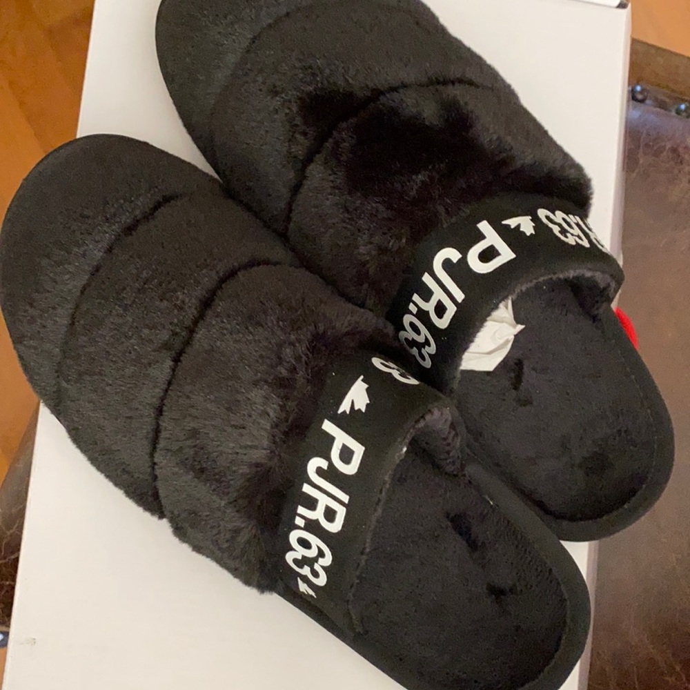 PAJAR New in box Stevie slippers 9